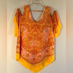 DR2 PEEKABOO SLEEVE LAYERED BANDANA-STYLE TOP